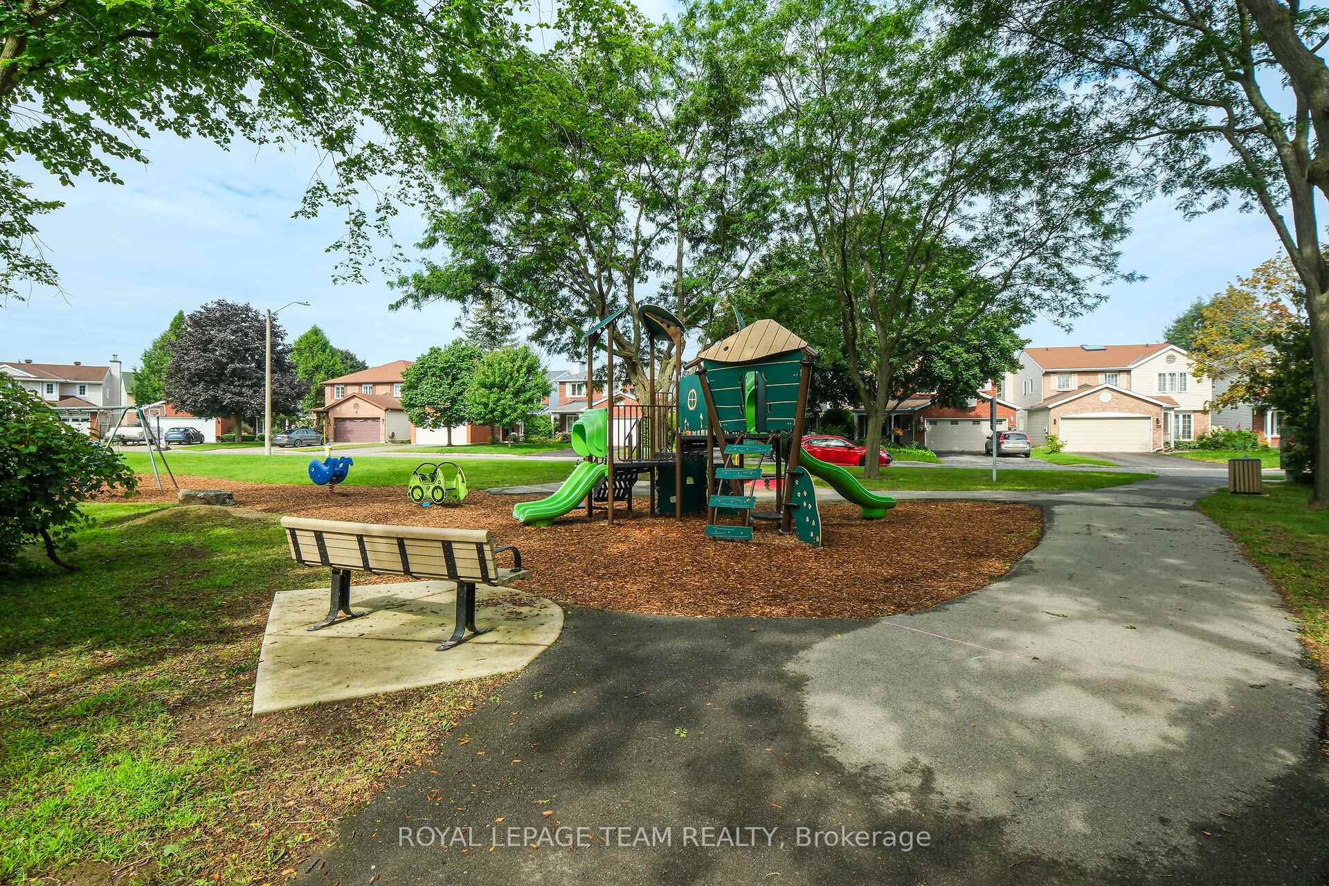 Photo 40 of 47 Dossetter Way, Ottawa, Hunt Club Park — HOMEH
