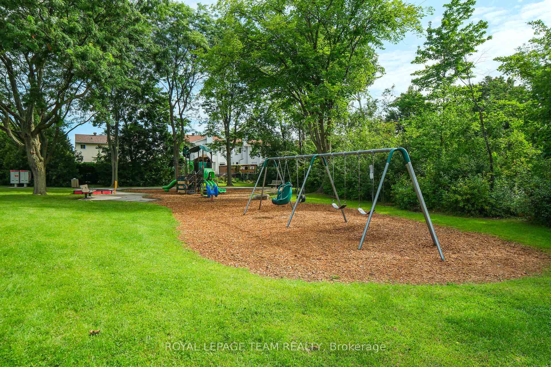 Photo 41 of 47 Dossetter Way, Ottawa, Hunt Club Park — HOMEH