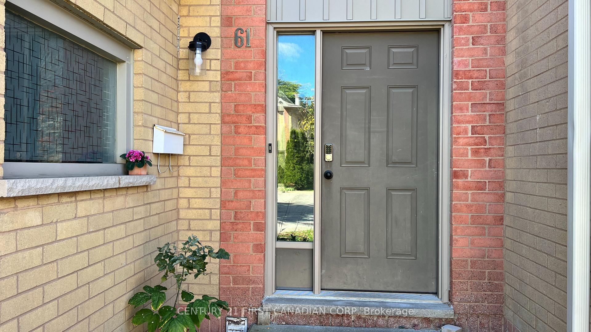 Photo 2 of Unit 61, 1199 Hamilton Road, London, East P — HOMEH