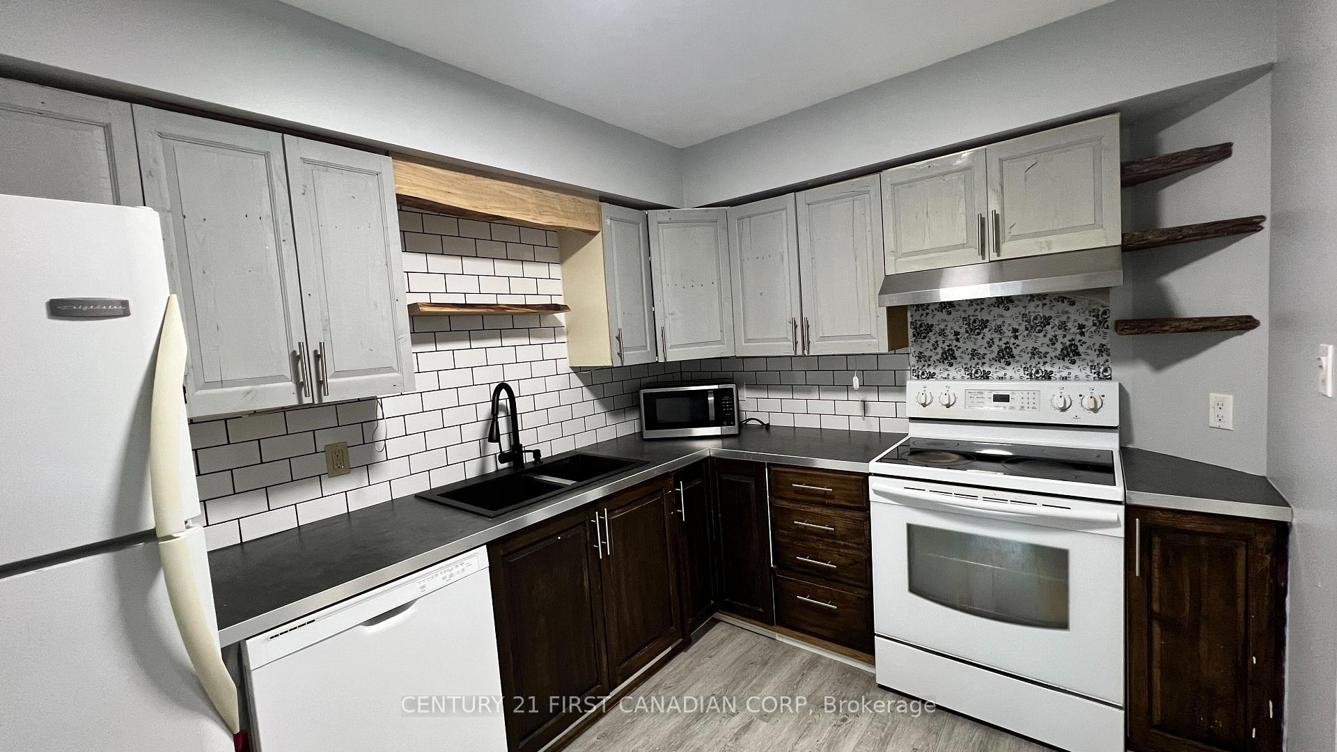 Photo 5 of Unit 61, 1199 Hamilton Road, London, East P — HOMEH
