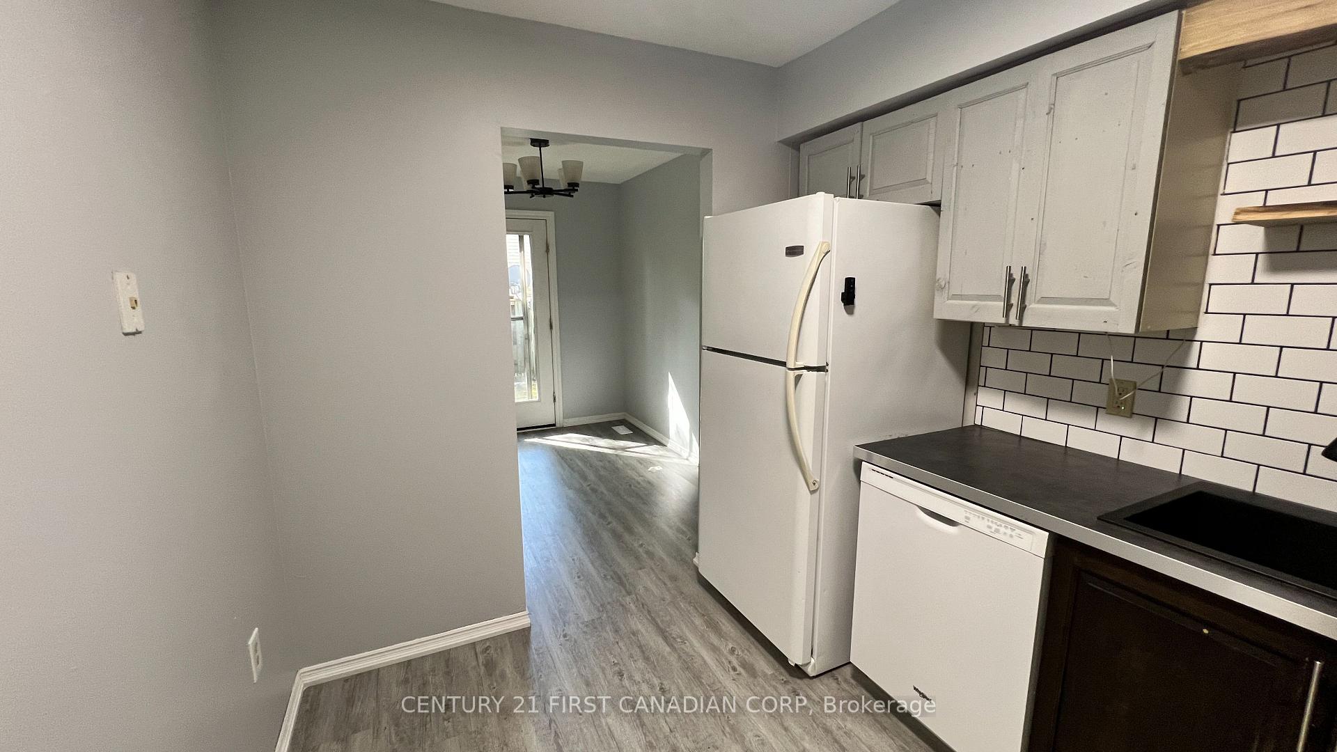 Photo 7 of Unit 61, 1199 Hamilton Road, London, East P — HOMEH
