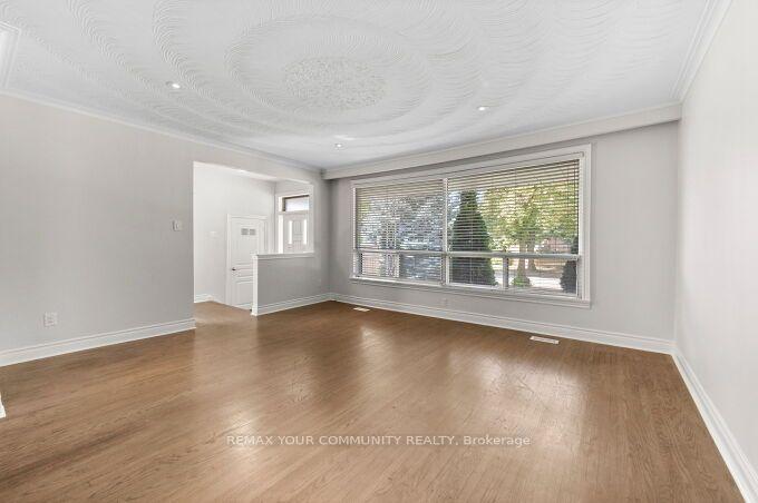 Photo 10 of 3 Indianola Drive, Etobicoke, Eringate-Centennial-West Deane — HOMEH