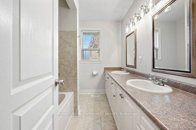Photo 14 of 3 Indianola Drive, Etobicoke, Eringate-Centennial-West Deane — HOMEH