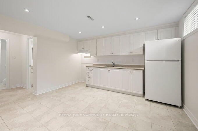 Photo 29 of 3 Indianola Drive, Etobicoke, Eringate-Centennial-West Deane — HOMEH