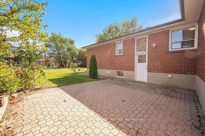 Photo 38 of 3 Indianola Drive, Etobicoke, Eringate-Centennial-West Deane — HOMEH