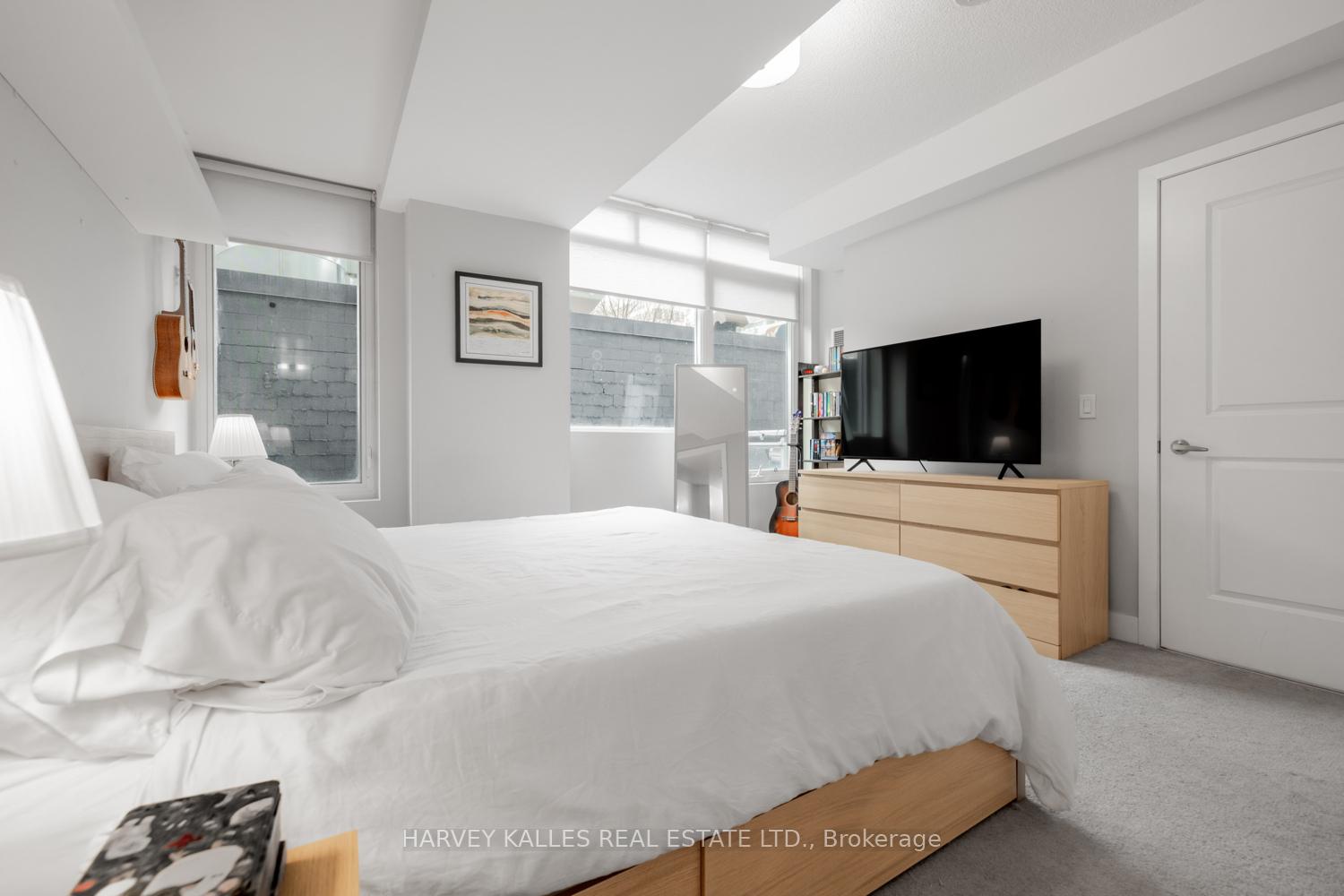 Photo 9 of Unit 202, 68 Merton Street, Toronto, Mount Pleasant West — HOMEH