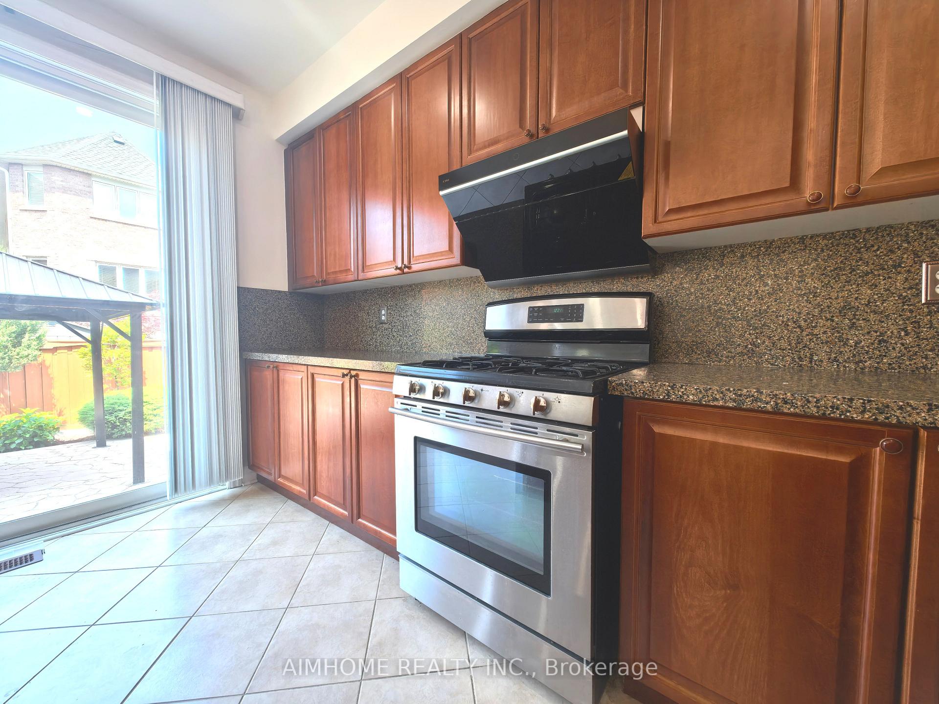 Photo 10 of 2173 Highcliffe Way, Oakville, Westmount — HOMEH