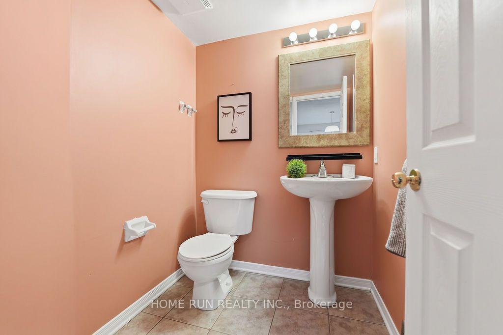Photo 20 of 37 Tobermory Crescent, Ottawa, Kanata - Morgan's Grant/South March — HOMEH