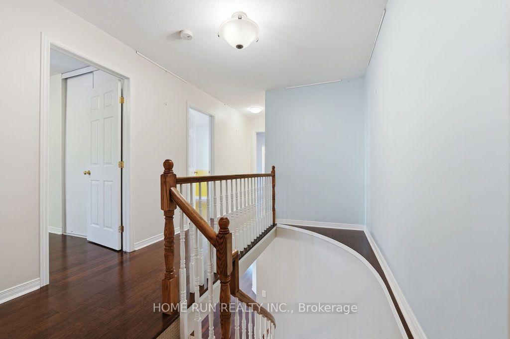 Photo 26 of 37 Tobermory Crescent, Ottawa, Kanata - Morgan's Grant/South March — HOMEH