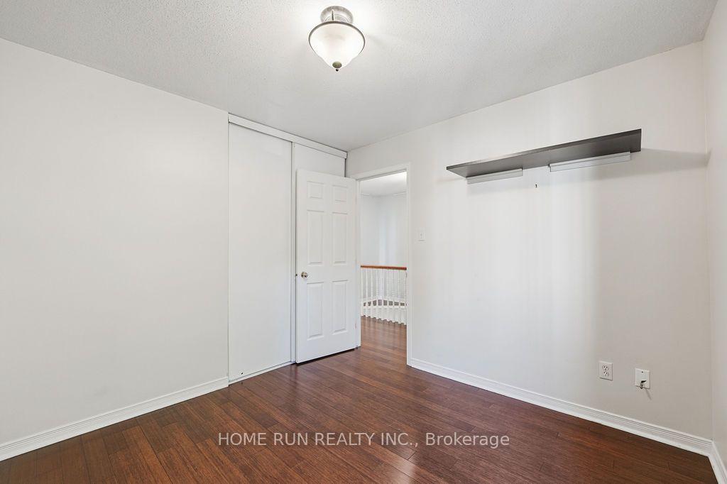 Photo 33 of 37 Tobermory Crescent, Ottawa, Kanata - Morgan's Grant/South March — HOMEH