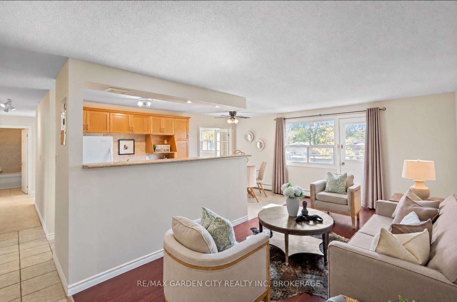 Photo of Unit 211, 264 Oakdale Avenue