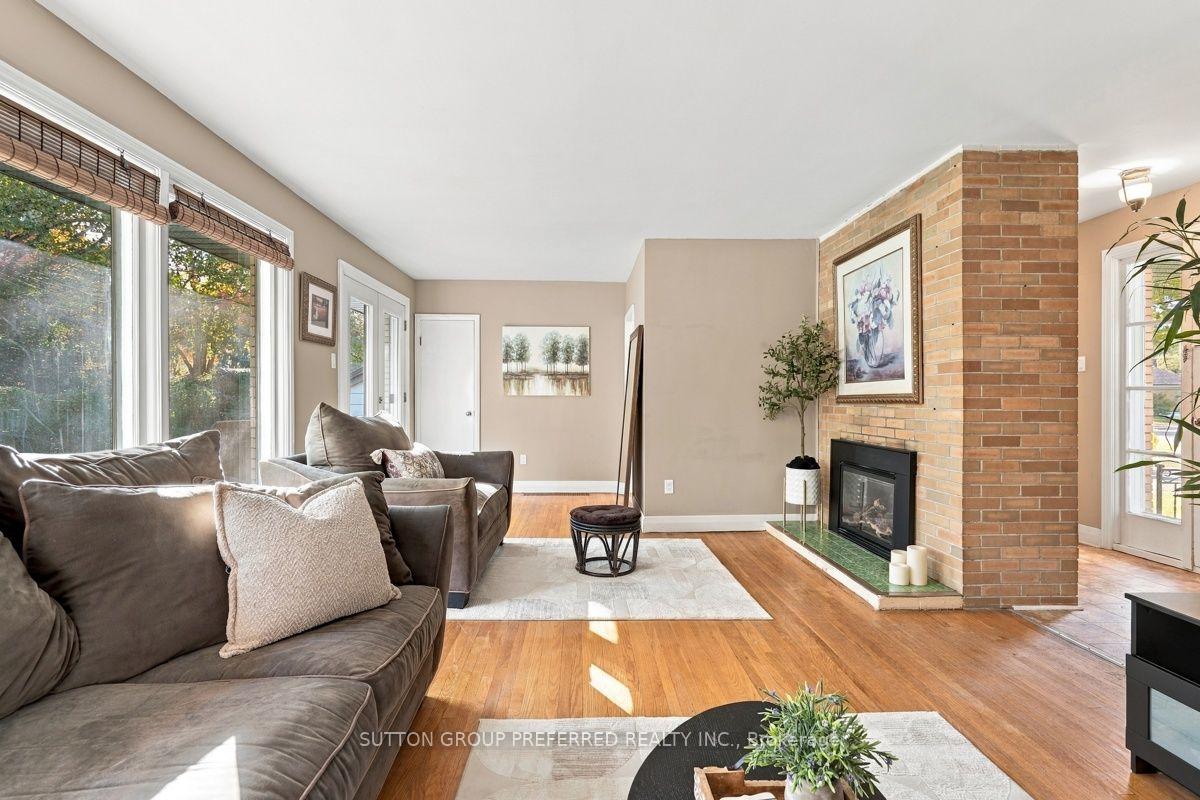 Photo 10 of 465 Glen Crescent, London, North P — HOMEH