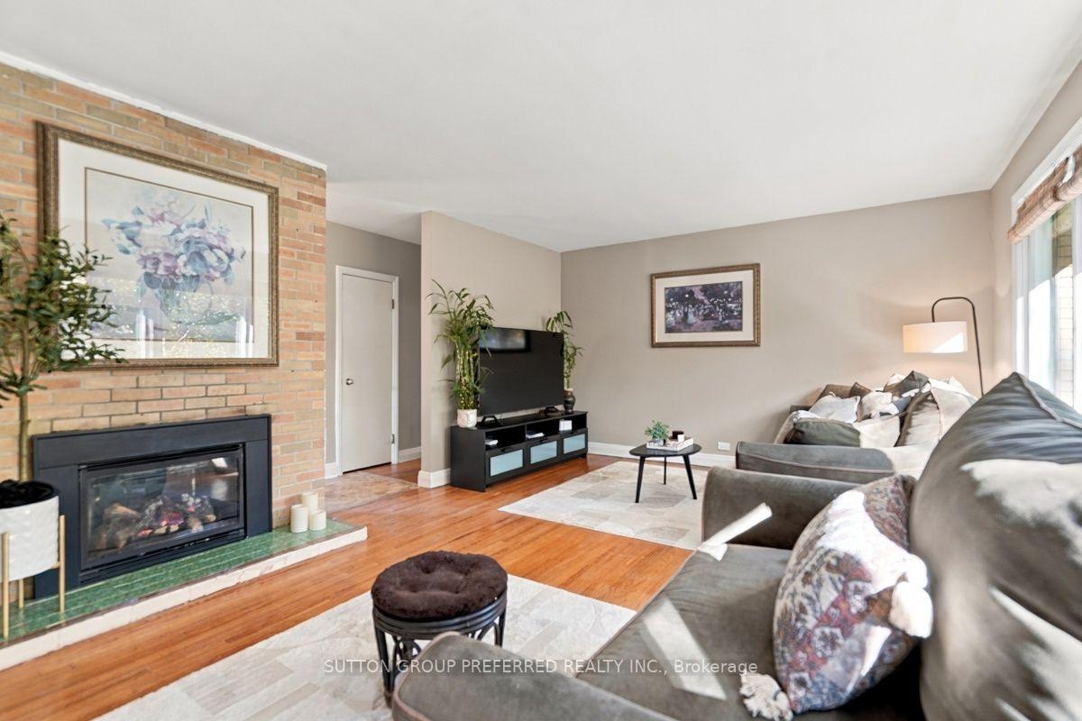 Photo 11 of 465 Glen Crescent, London, North P — HOMEH