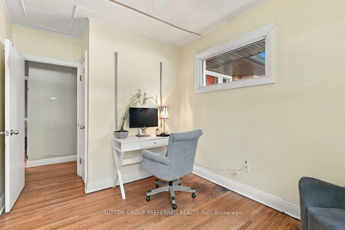 Photo 25 of 465 Glen Crescent, London, North P — HOMEH