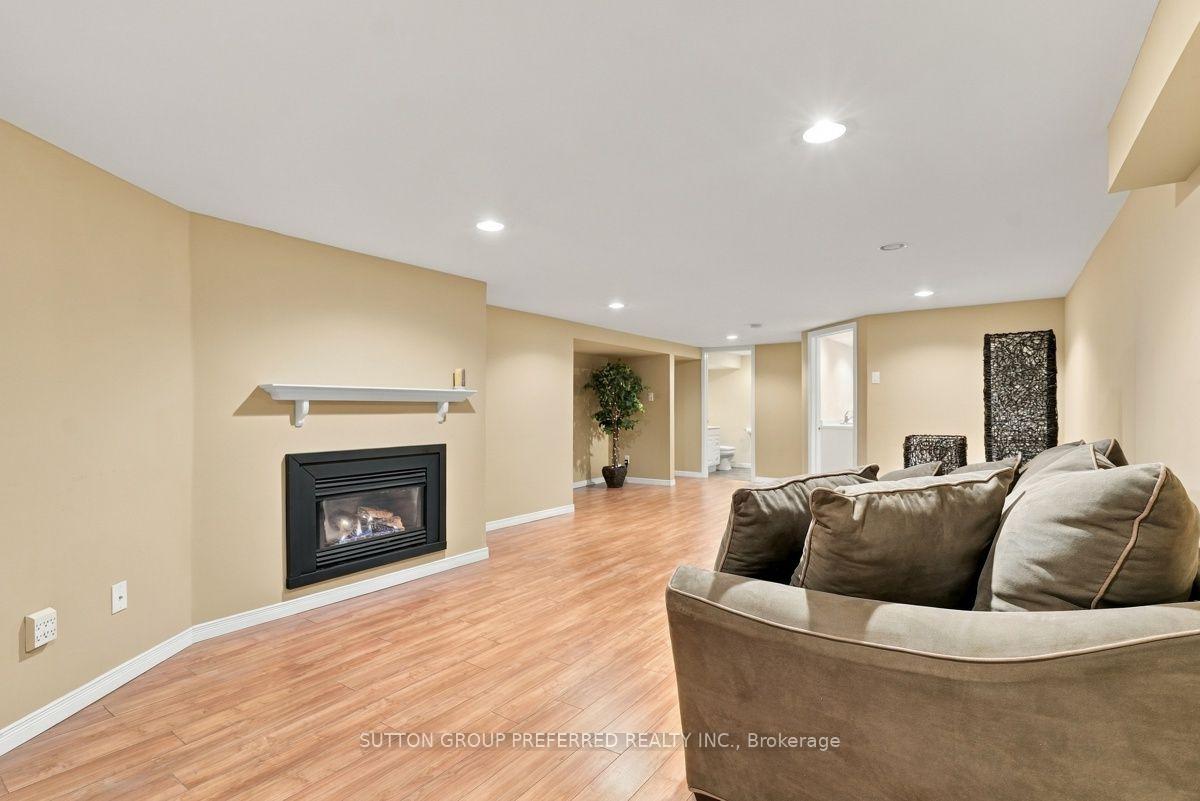 Photo 26 of 465 Glen Crescent, London, North P — HOMEH