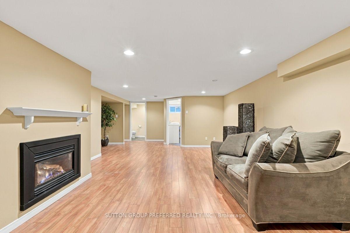Photo 27 of 465 Glen Crescent, London, North P — HOMEH