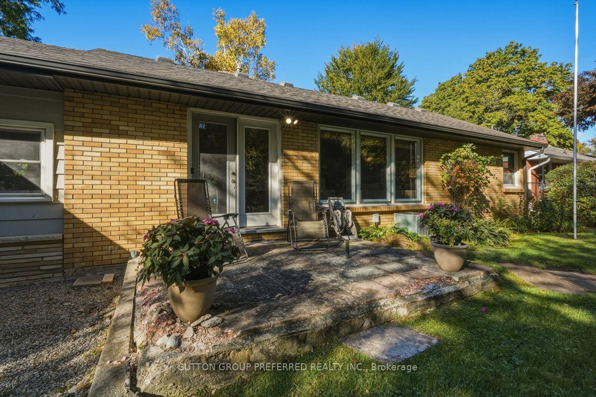 Photo 37 of 465 Glen Crescent, London, North P — HOMEH