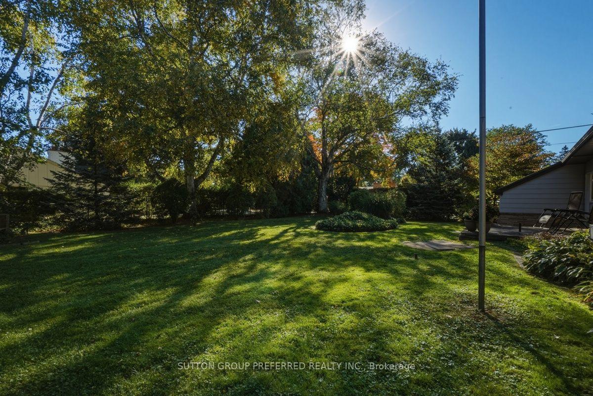 Photo 39 of 465 Glen Crescent, London, North P — HOMEH