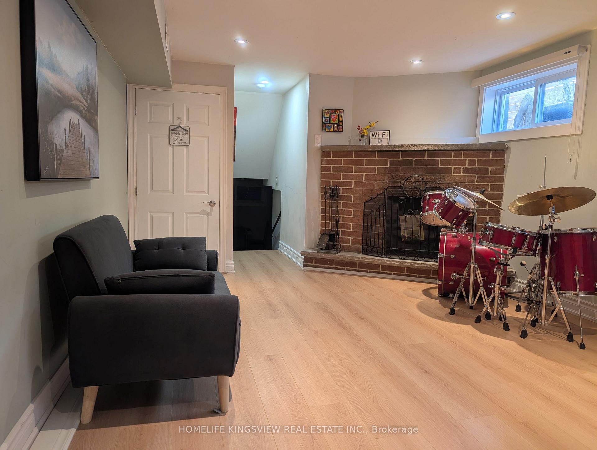Photo 2 of Unit Lower level, 3622 Birchmeadow Crescent, Mississauga, Applewood — HOMEH