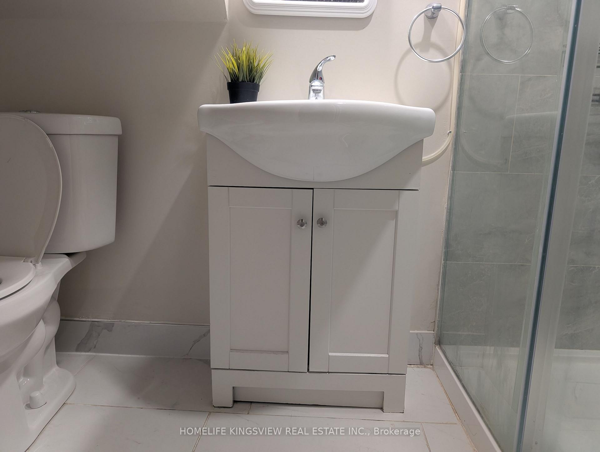 Photo 3 of Unit Lower level, 3622 Birchmeadow Crescent, Mississauga, Applewood — HOMEH