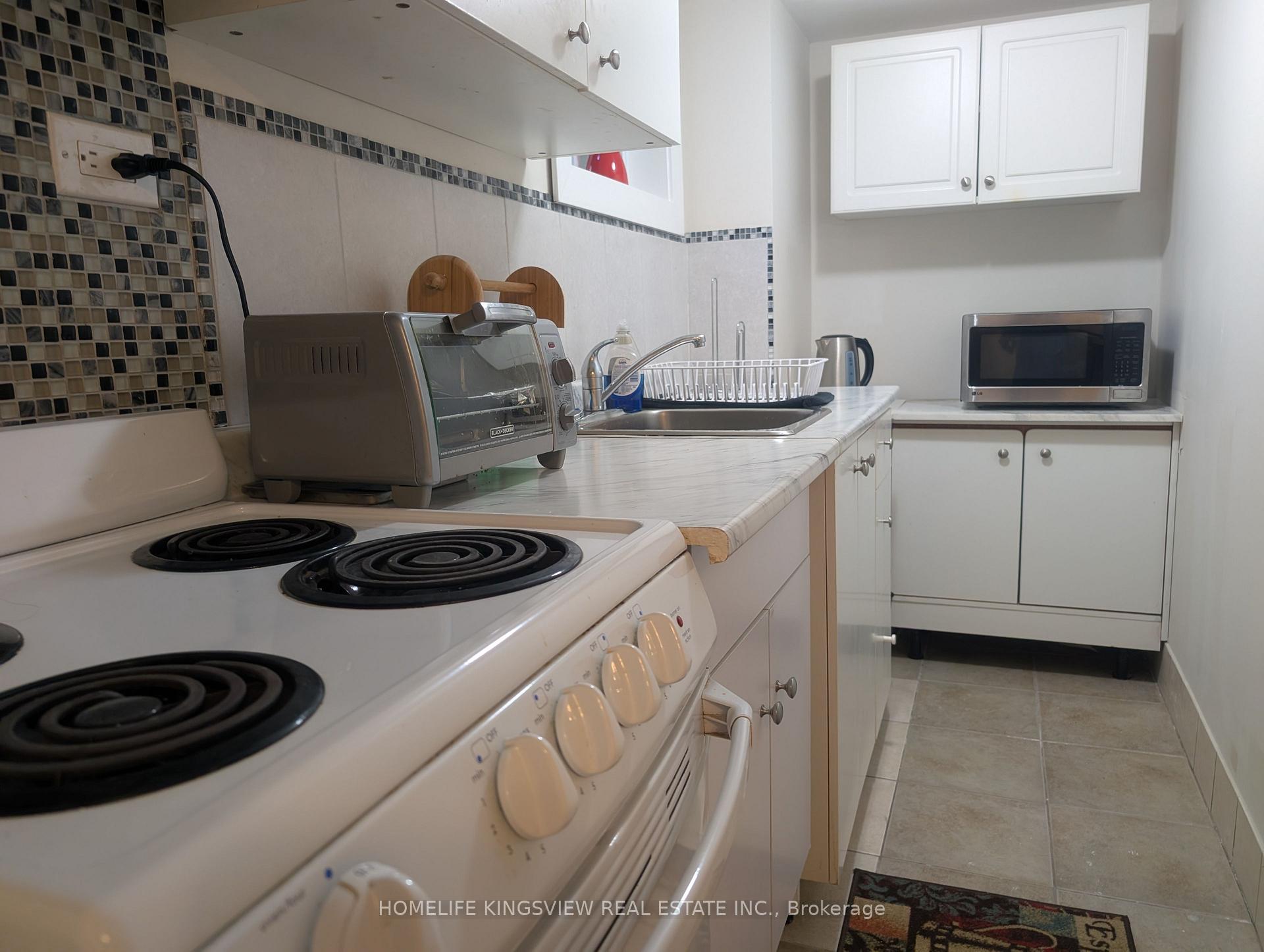 Photo 4 of Unit Lower level, 3622 Birchmeadow Crescent, Mississauga, Applewood — HOMEH