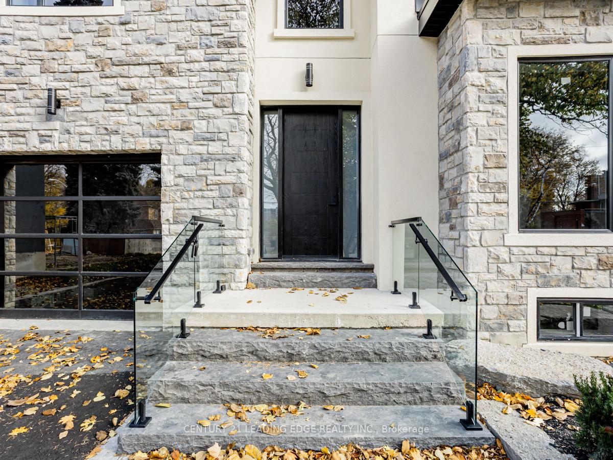 Photo 3 of 19 Donalda Crescent, Scarborough, Agincourt South-Malvern West — HOMEH