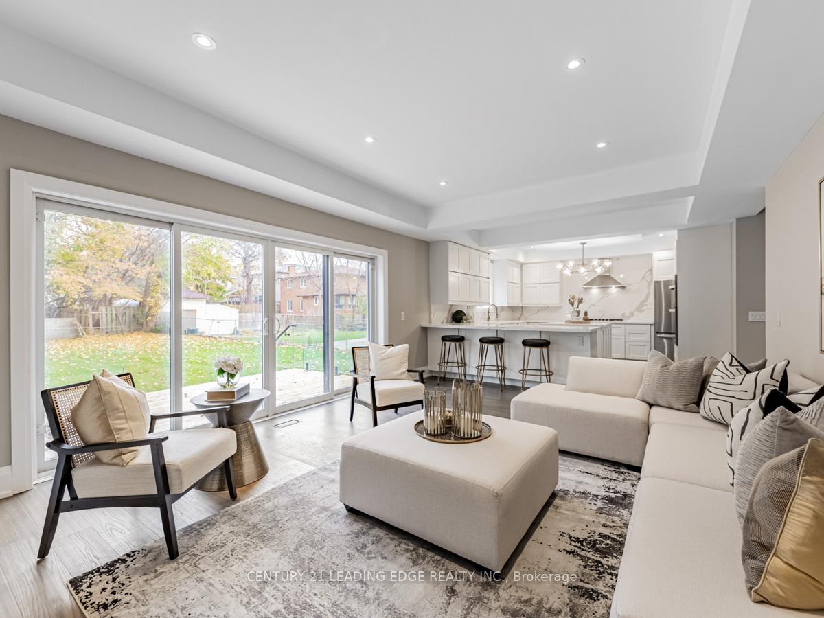 Photo 16 of 19 Donalda Crescent, Scarborough, Agincourt South-Malvern West — HOMEH