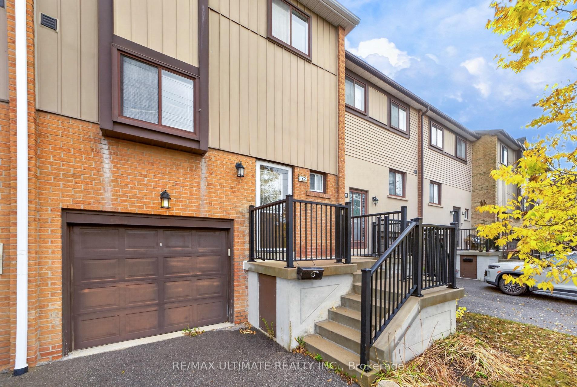 Photo 3 of Unit 47, 122 Moregate Crescent, Brampton, Central Park — HOMEH