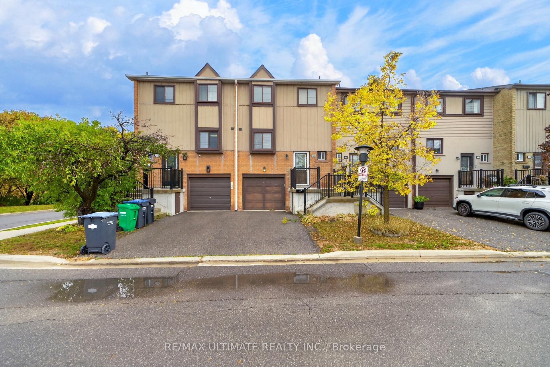 Photo 4 of Unit 47, 122 Moregate Crescent, Brampton, Central Park — HOMEH