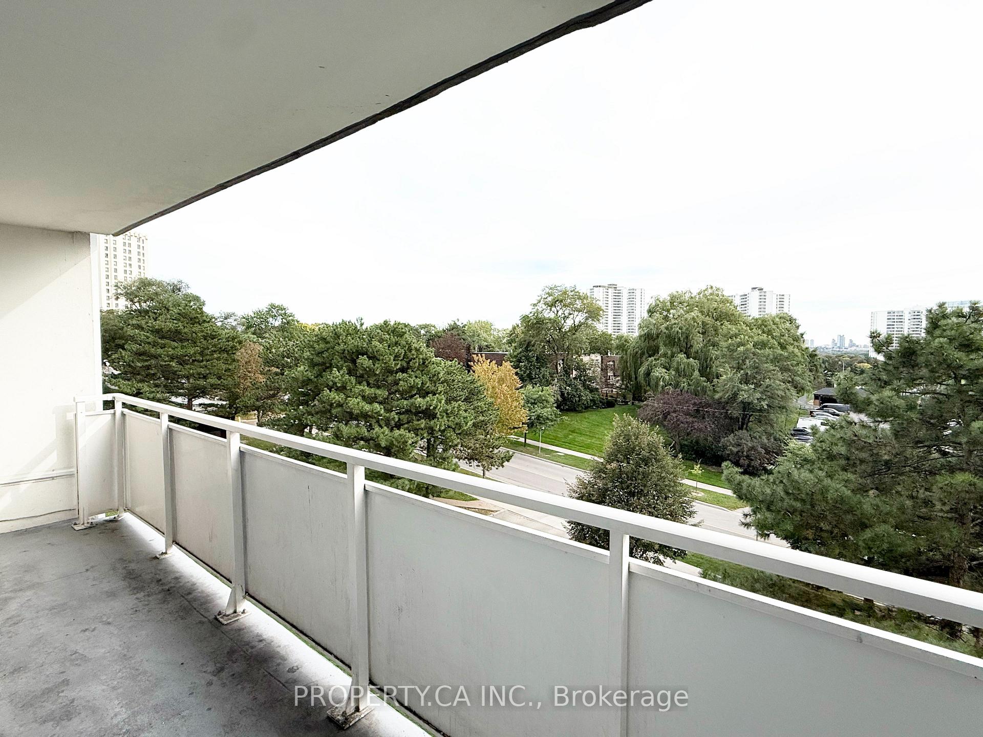 Photo 14 of Unit 411, 10 Parkway Forest Drive, North York, Henry Farm — HOMEH