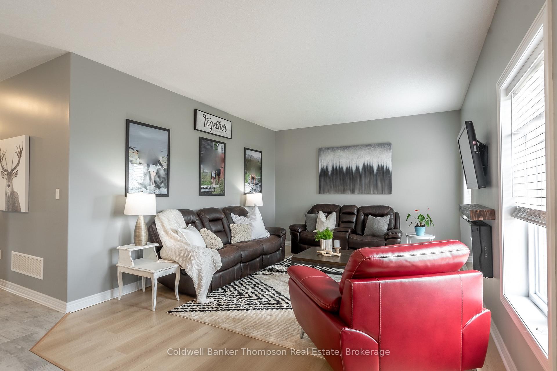 Photo 2 of 25 Woodstream Drive, Huntsville, Chaffey — HOMEH