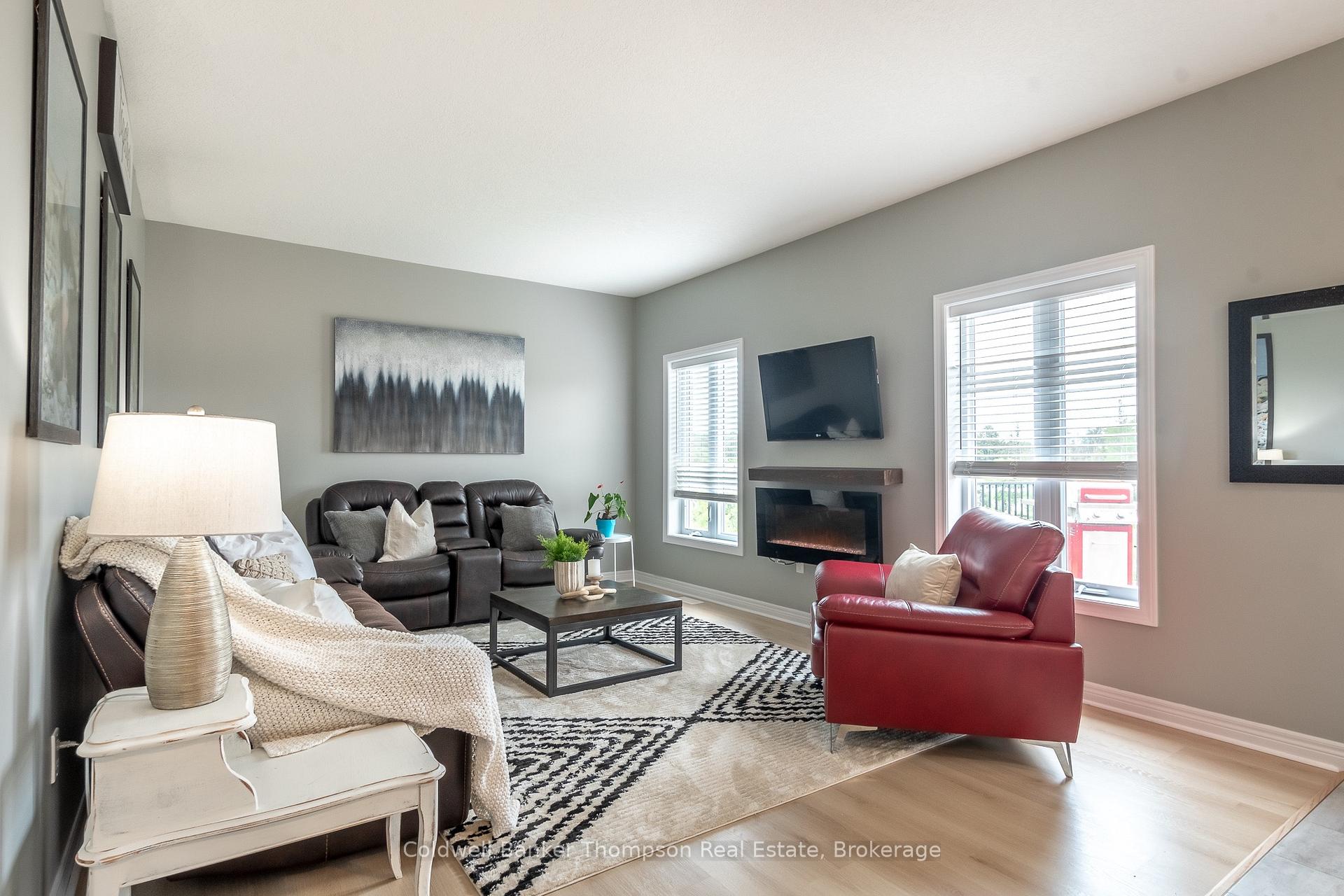 Photo 3 of 25 Woodstream Drive, Huntsville, Chaffey — HOMEH