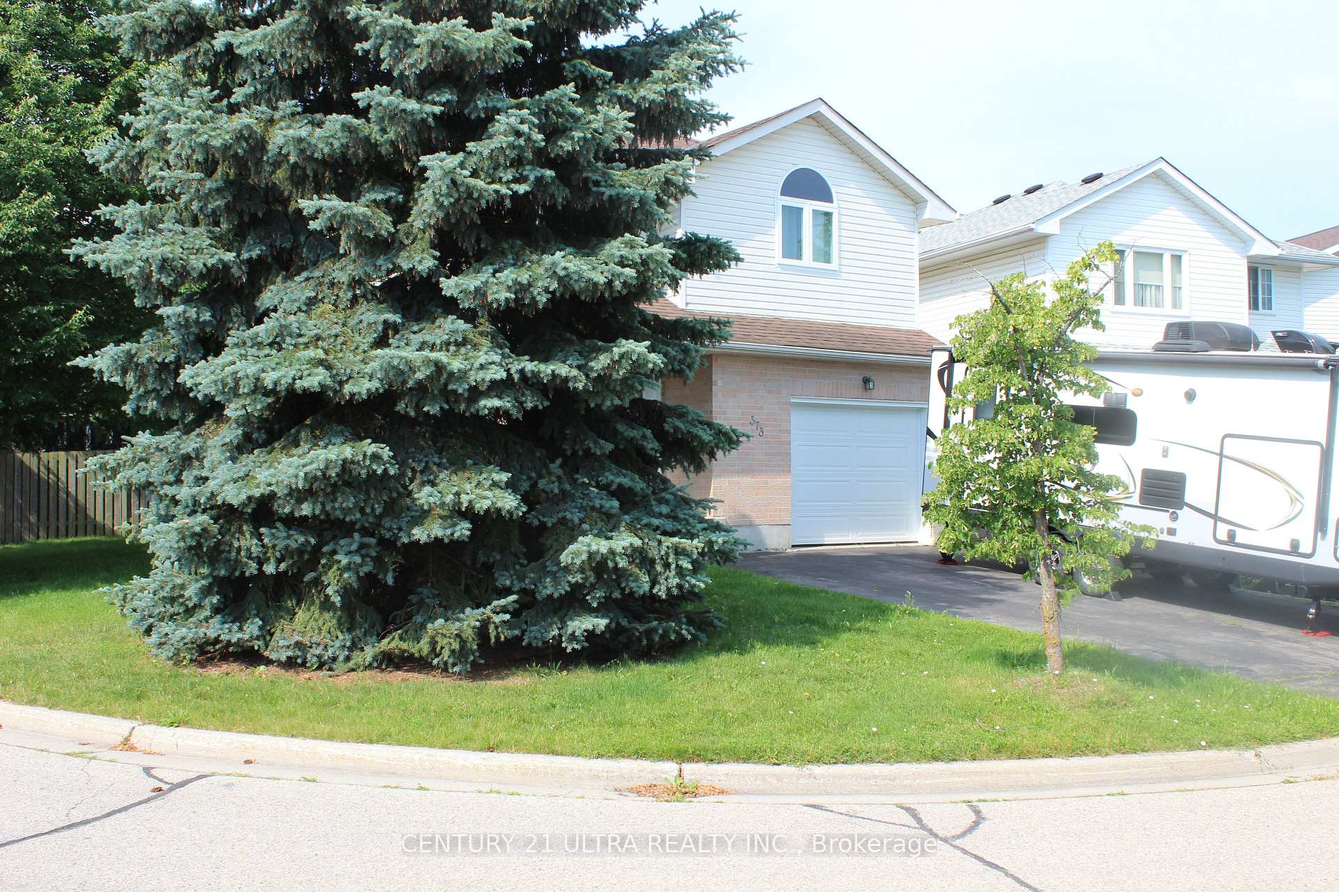 Photo 2 of 373 Brembel Crescent, Kitchener, Grand River North — HOMEH