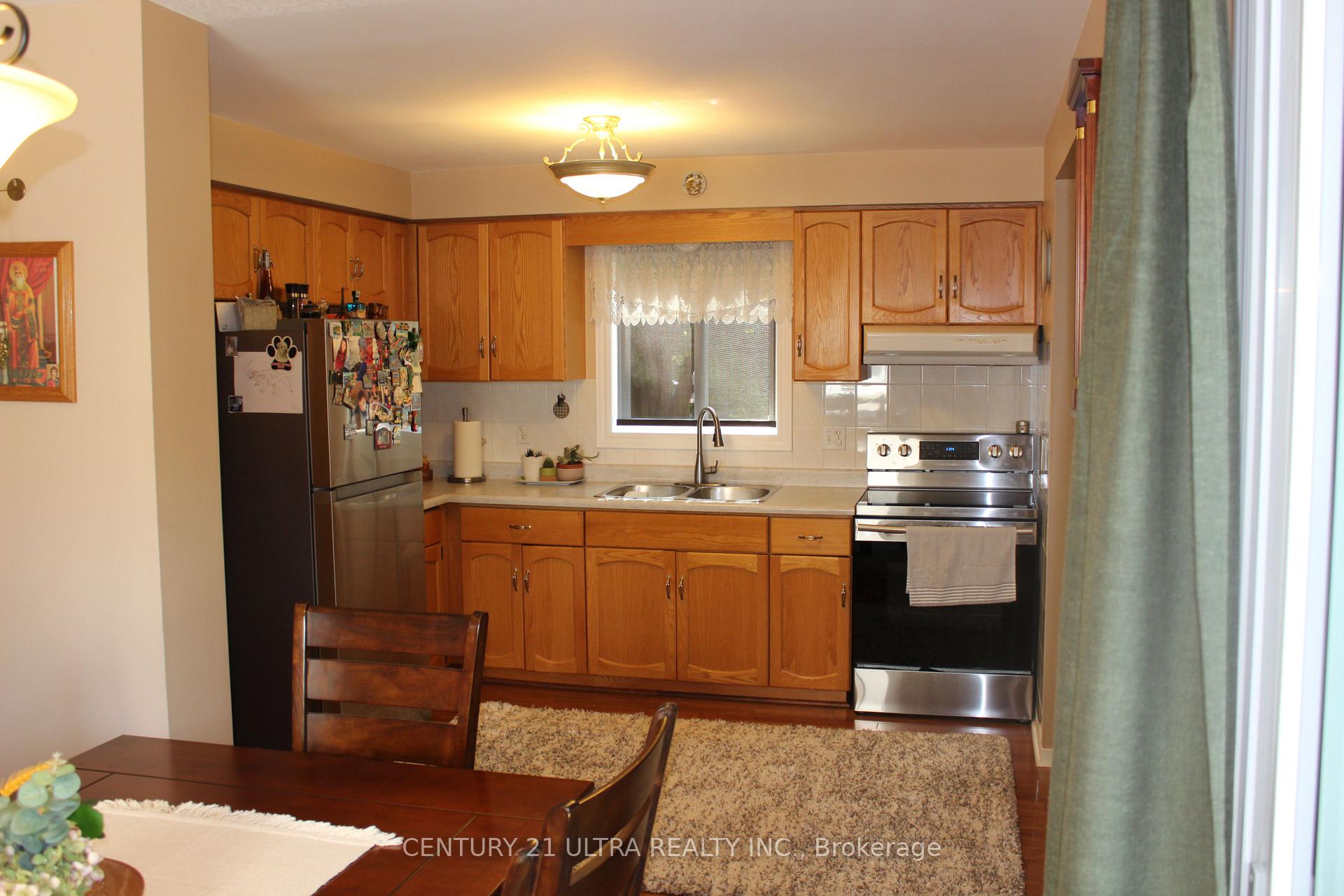 Photo 3 of 373 Brembel Crescent, Kitchener, Grand River North — HOMEH