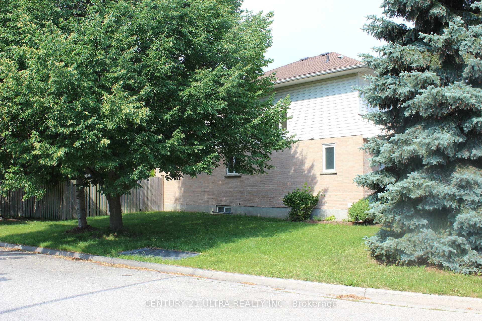 Photo 7 of 373 Brembel Crescent, Kitchener, Grand River North — HOMEH