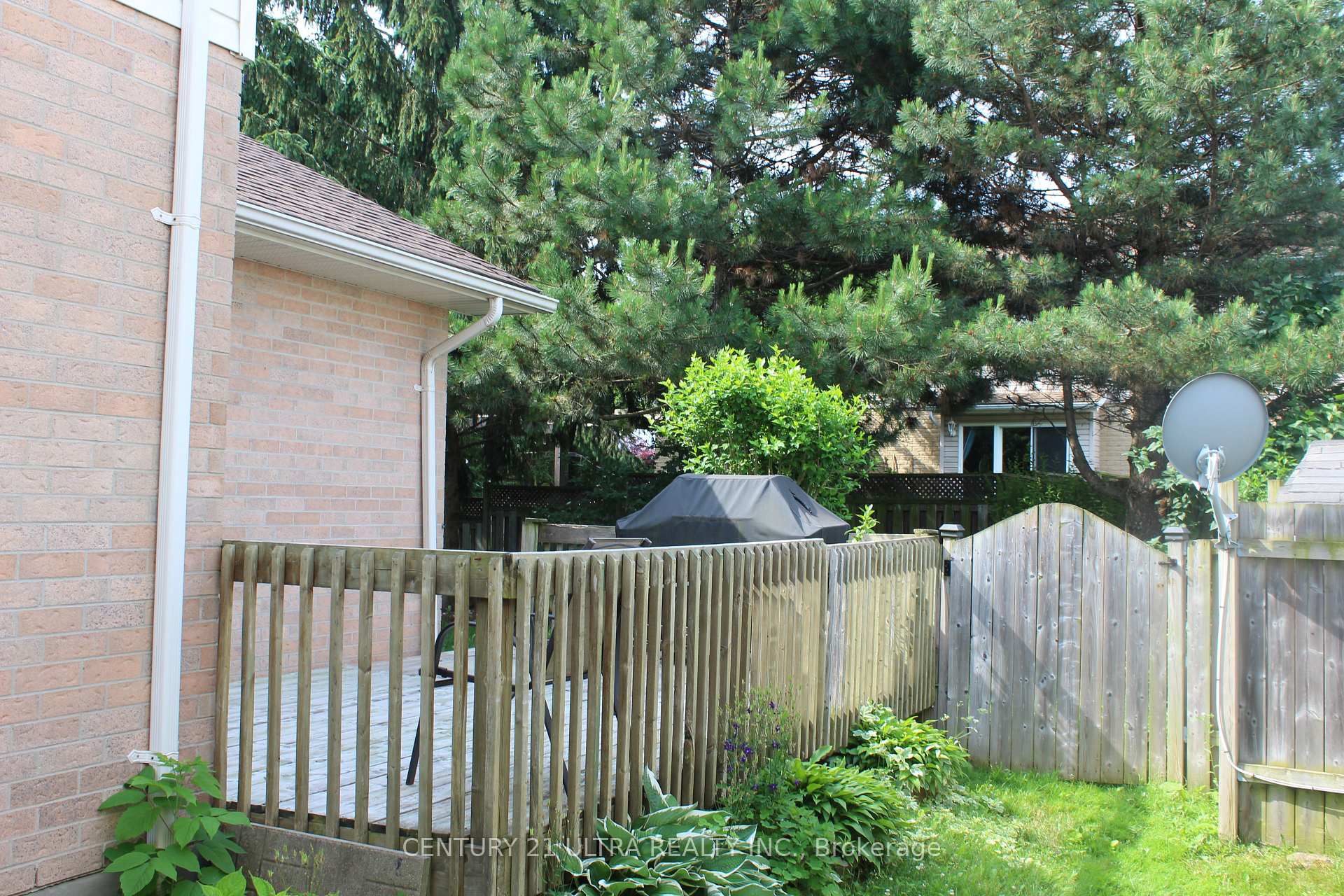 Photo 9 of 373 Brembel Crescent, Kitchener, Grand River North — HOMEH