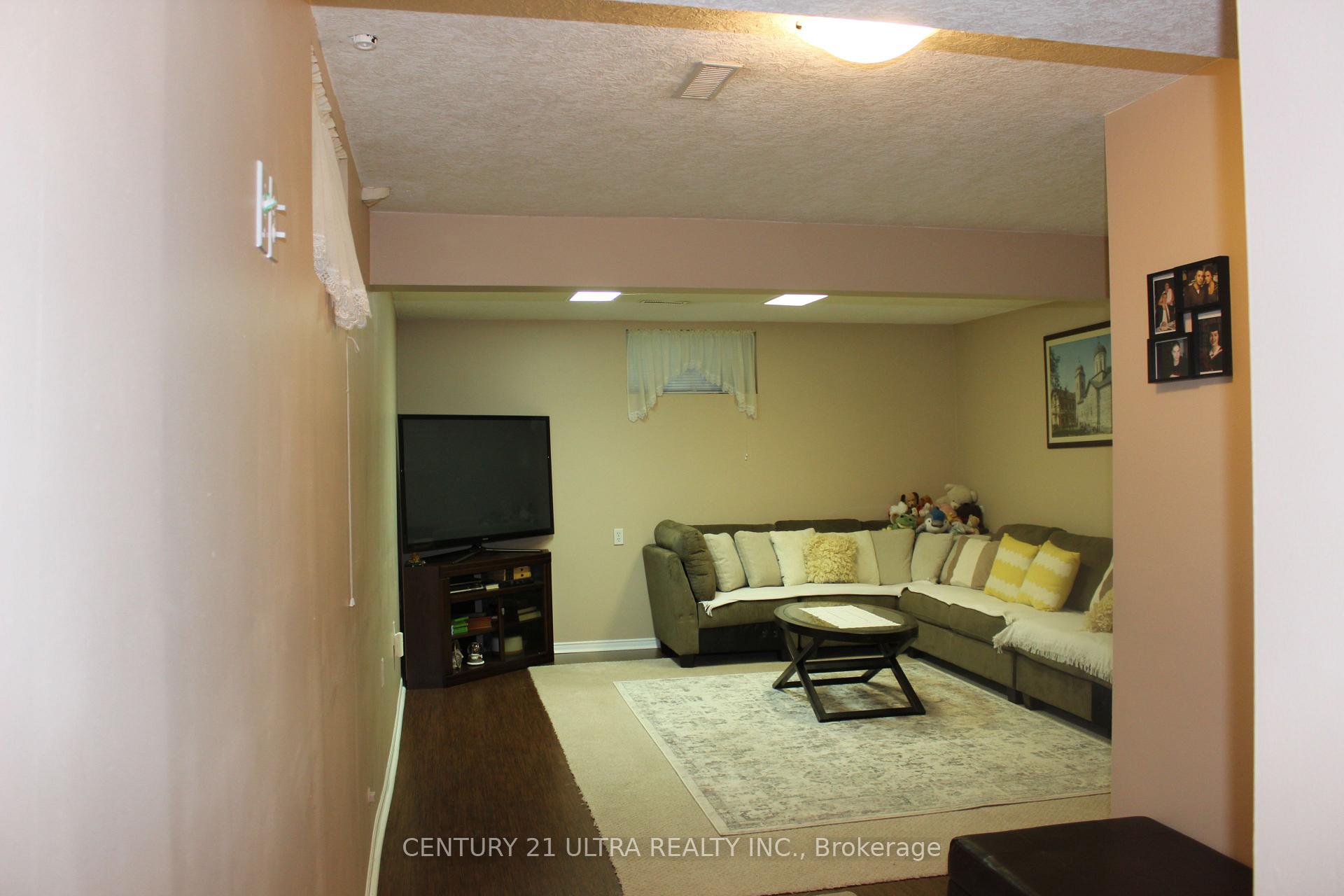 Photo 16 of 373 Brembel Crescent, Kitchener, Grand River North — HOMEH