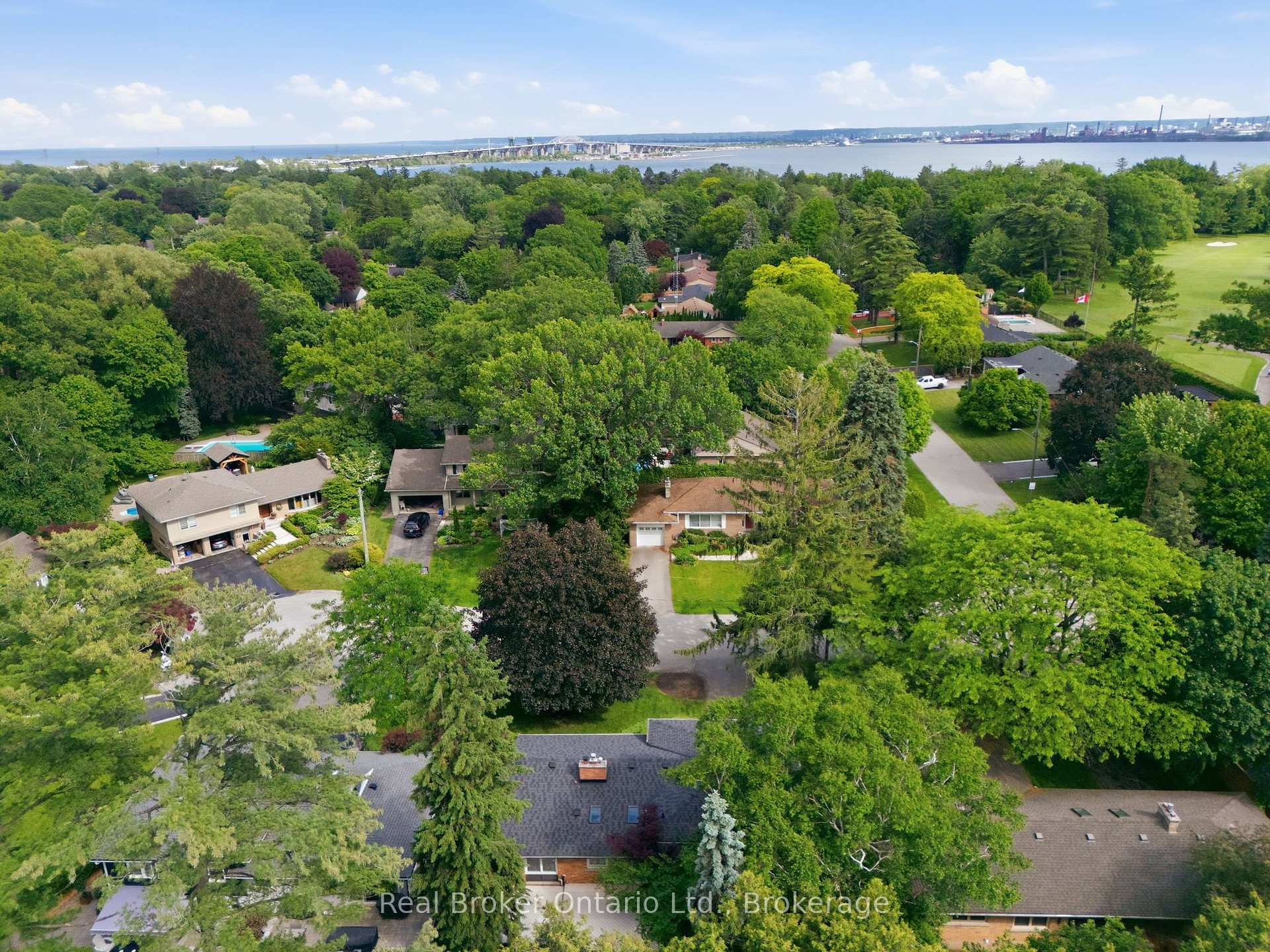 Photo 3 of 571 Leonard Court, Burlington, LaSalle — HOMEH