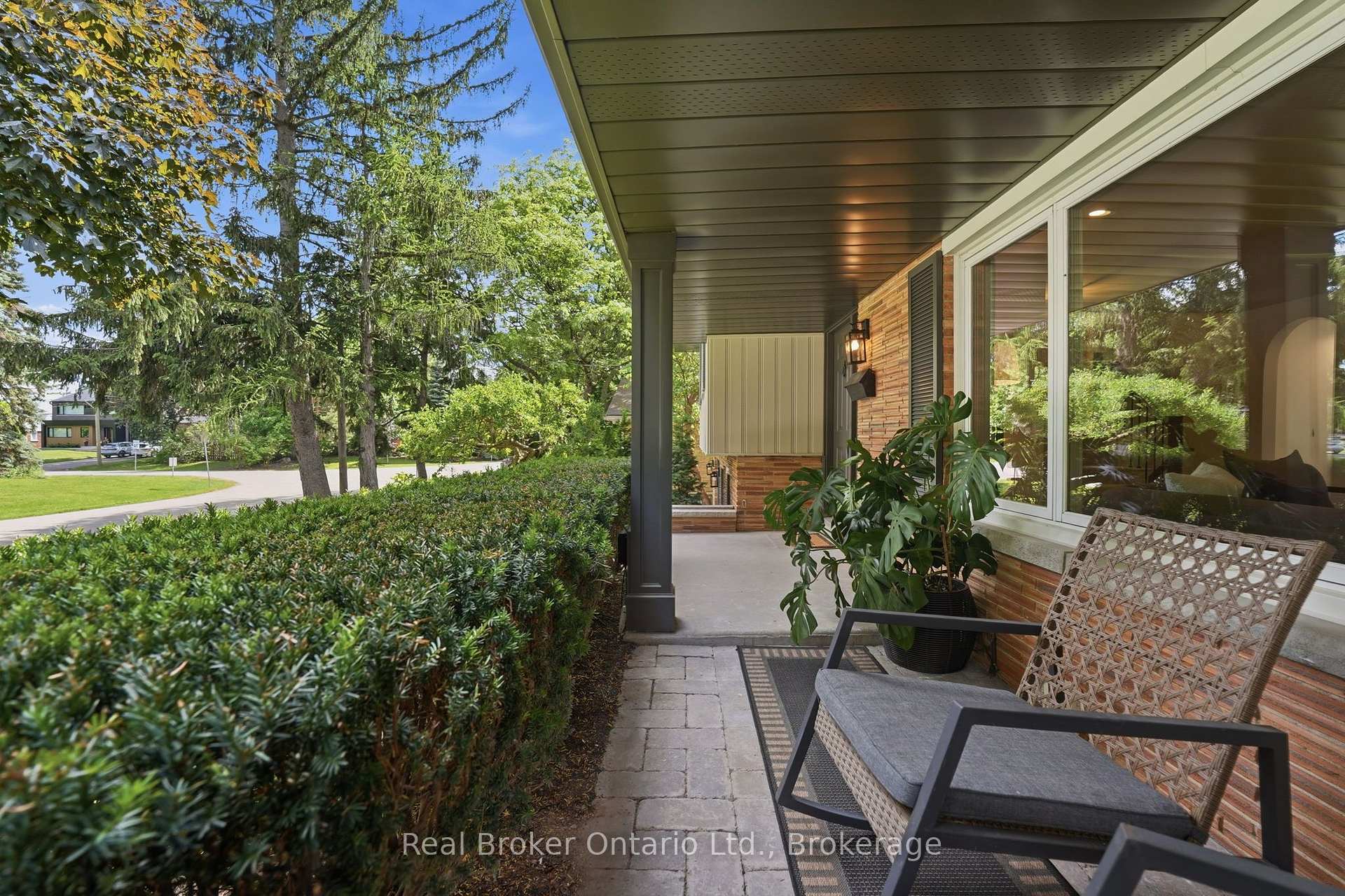 Photo 6 of 571 Leonard Court, Burlington, LaSalle — HOMEH