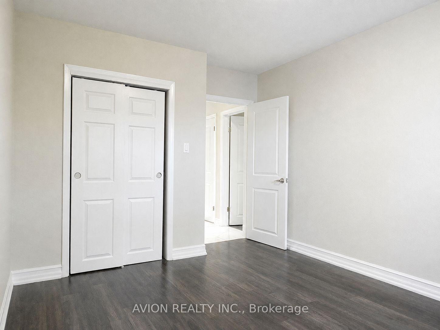 Photo 4 of Unit 2, 42 Emerald Crescent, Etobicoke, New Toronto — HOMEH