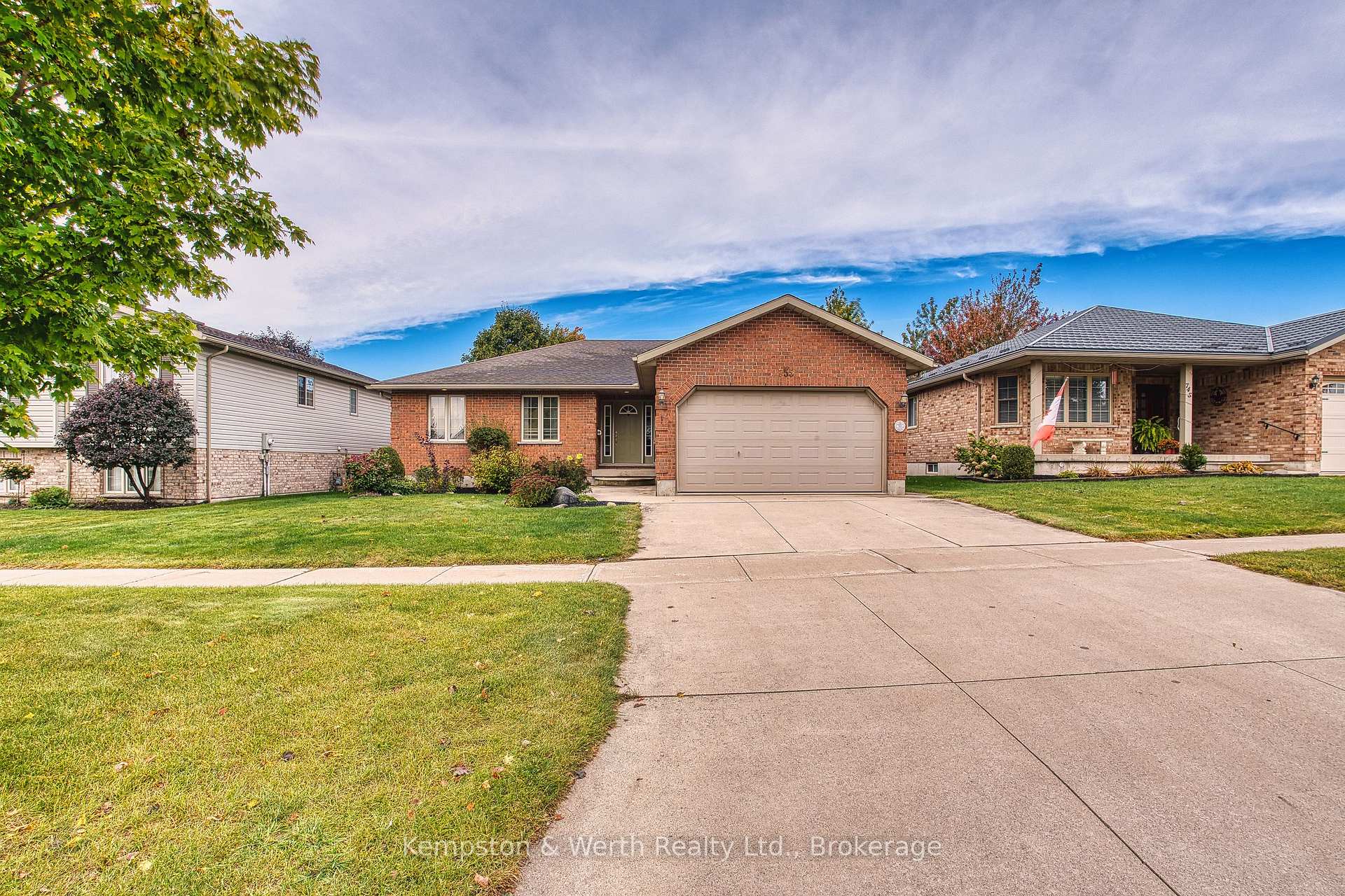 Photo 2 of 755 Wallace Avenue S, North Perth, Listowel — HOMEH