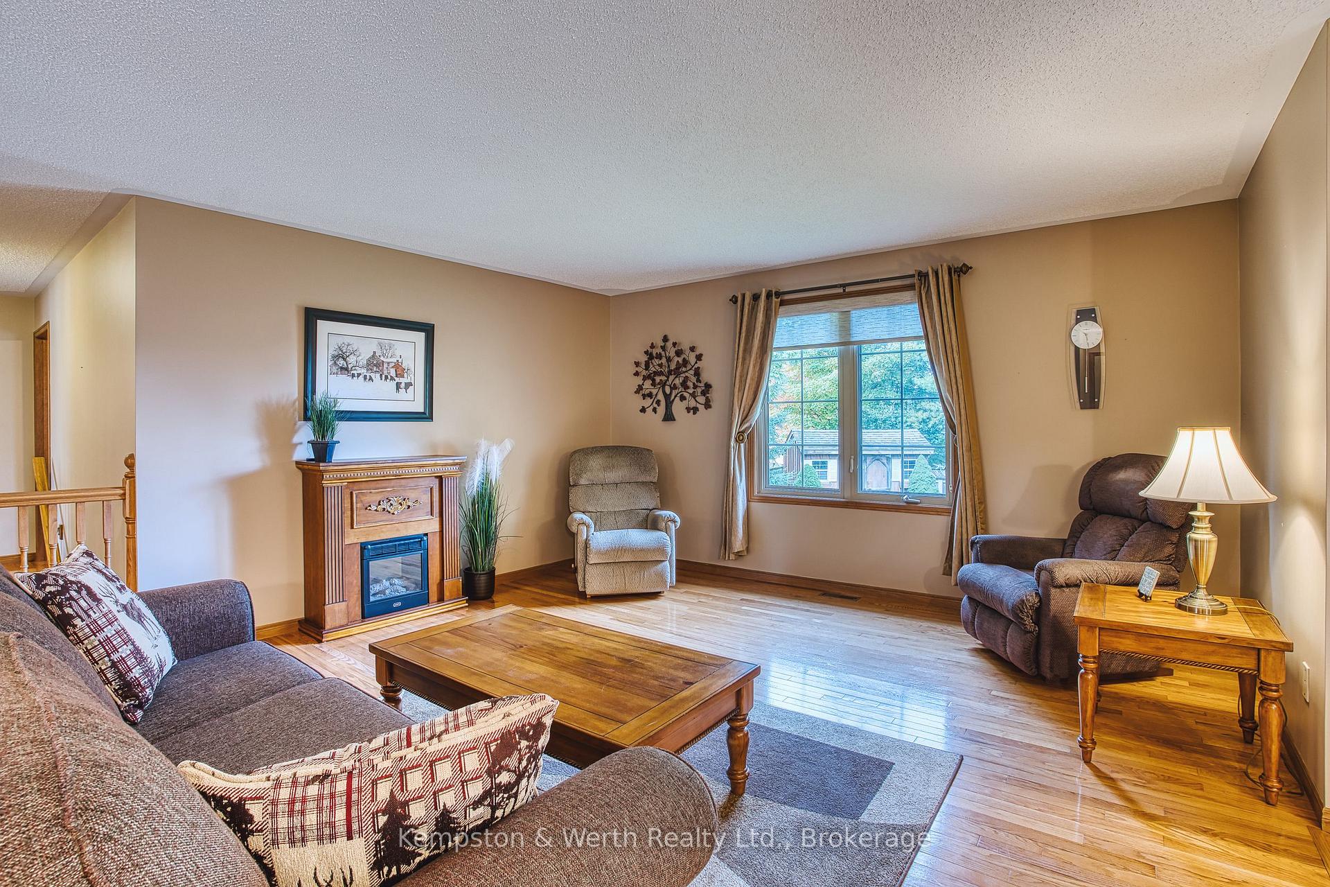 Photo 15 of 755 Wallace Avenue S, North Perth, Listowel — HOMEH