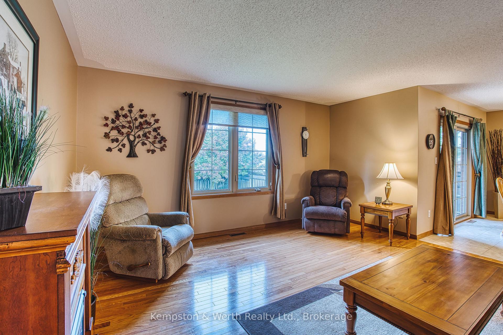 Photo 16 of 755 Wallace Avenue S, North Perth, Listowel — HOMEH