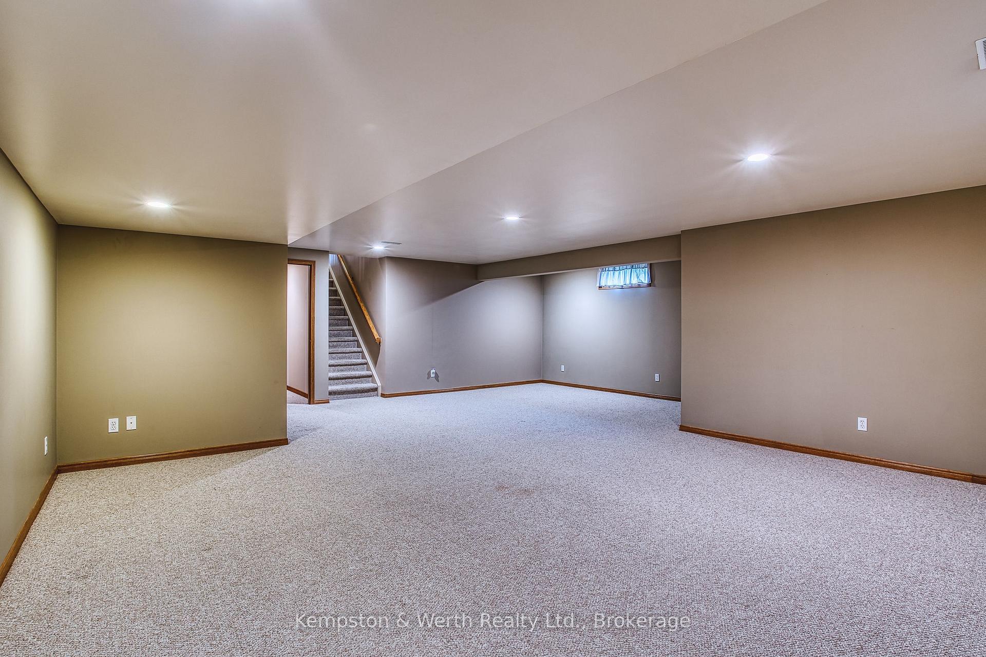 Photo 23 of 755 Wallace Avenue S, North Perth, Listowel — HOMEH
