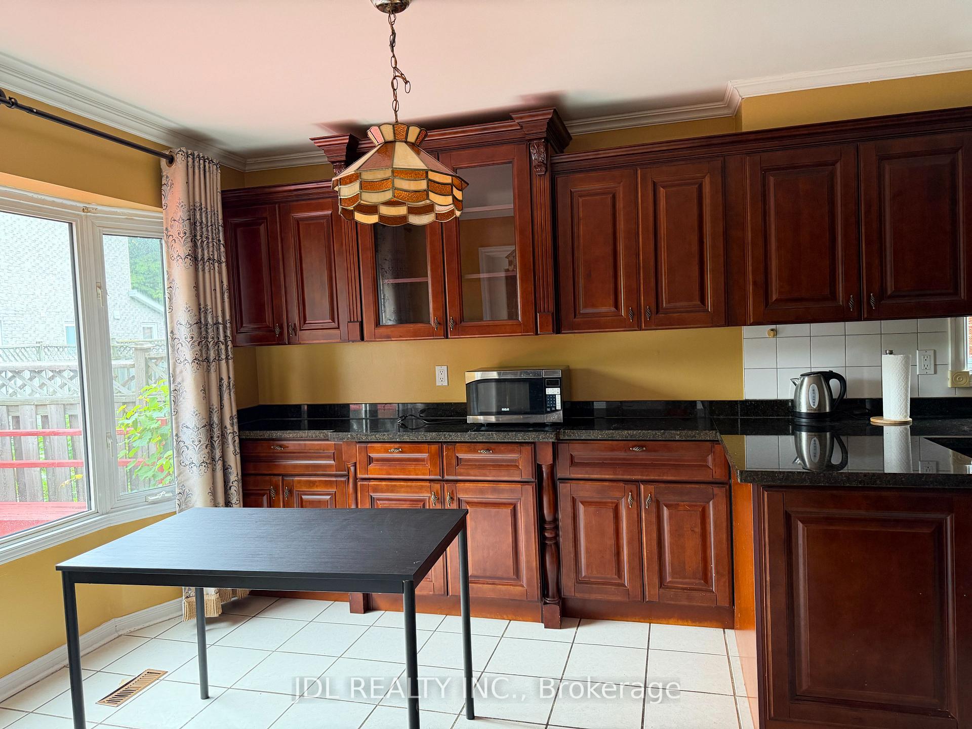 Photo 3 of 87 Strathmore Drive, Markham, Raymerville — HOMEH