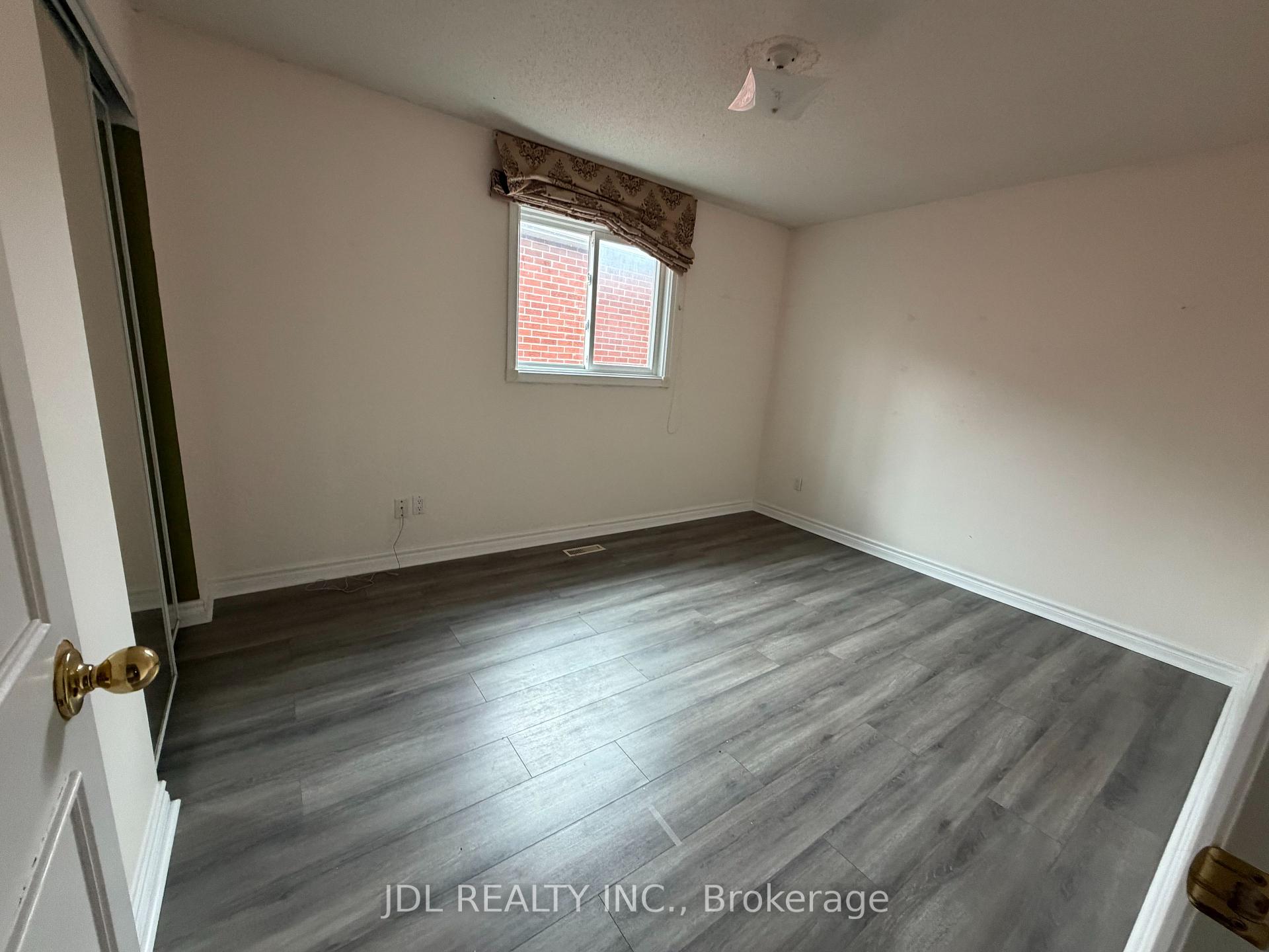 Photo 9 of 87 Strathmore Drive, Markham, Raymerville — HOMEH