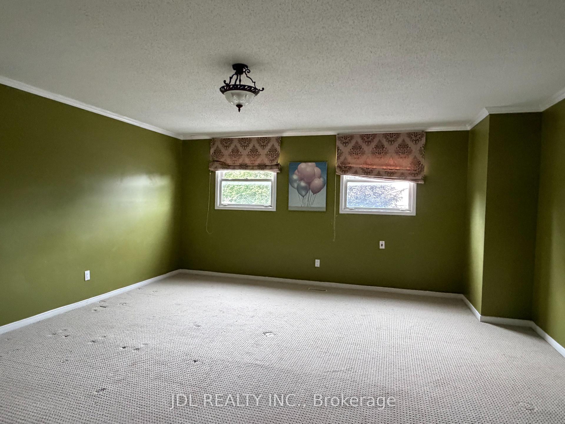 Photo 10 of 87 Strathmore Drive, Markham, Raymerville — HOMEH