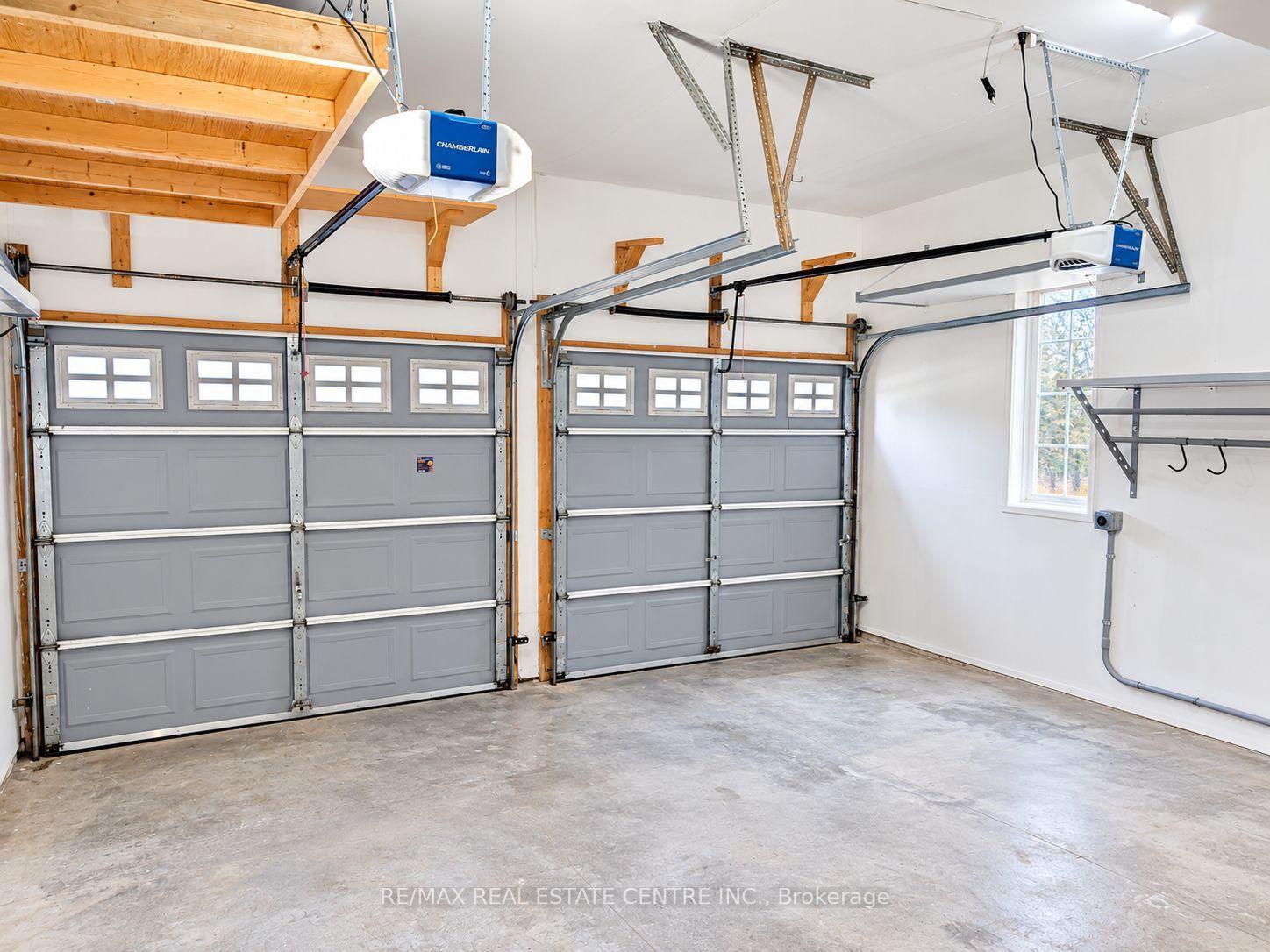 Photo 7 of 1302 Renfield Drive, Burlington, Tansley — HOMEH