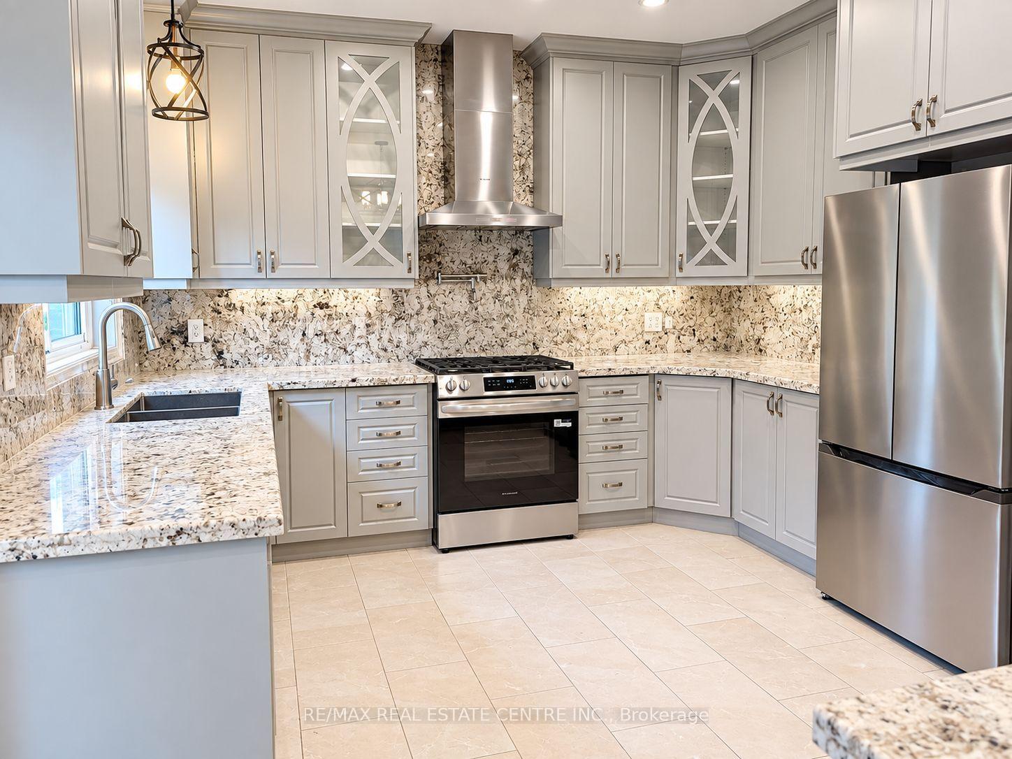Photo 10 of 1302 Renfield Drive, Burlington, Tansley — HOMEH