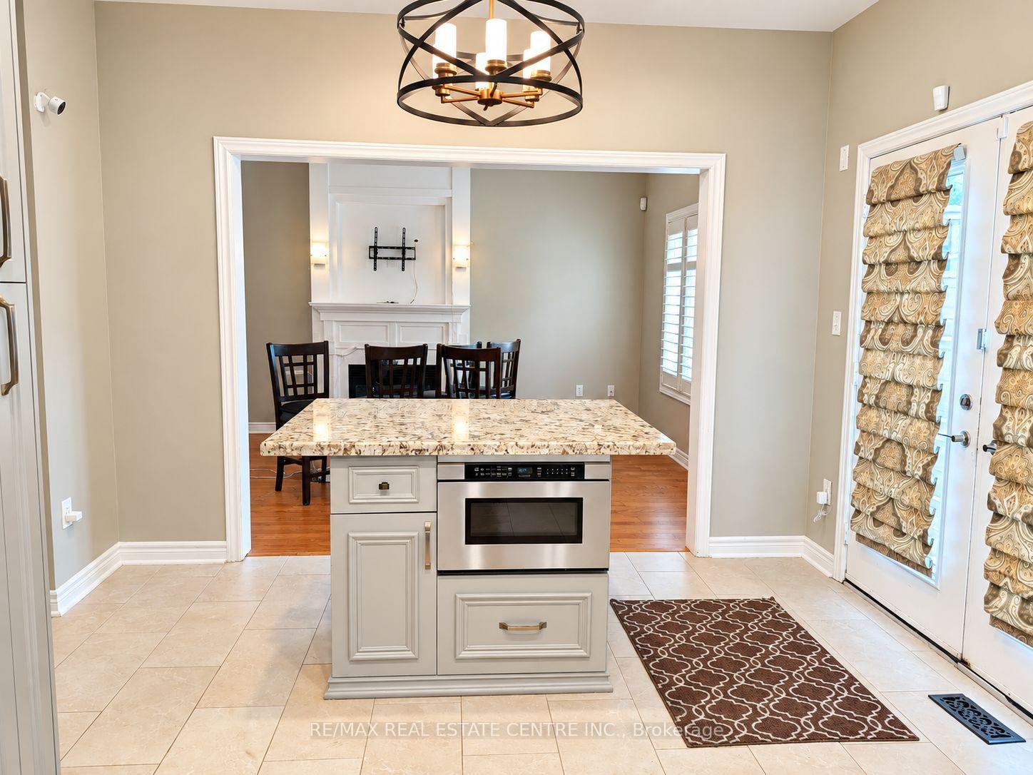 Photo 13 of 1302 Renfield Drive, Burlington, Tansley — HOMEH